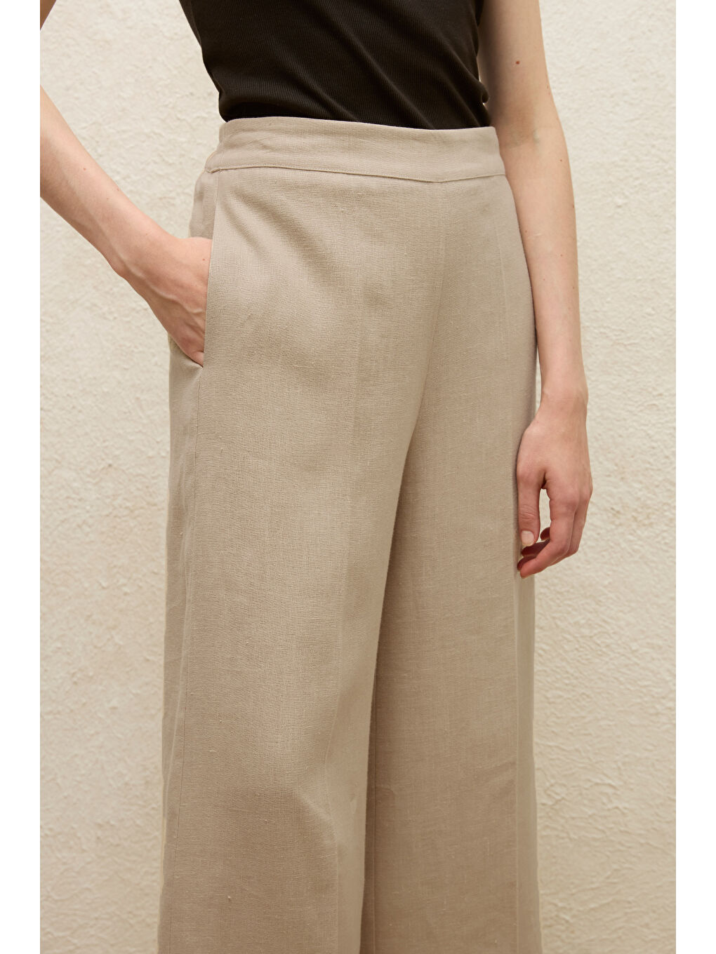 Bej Ütü İzli Keten Pantolon Kum-2