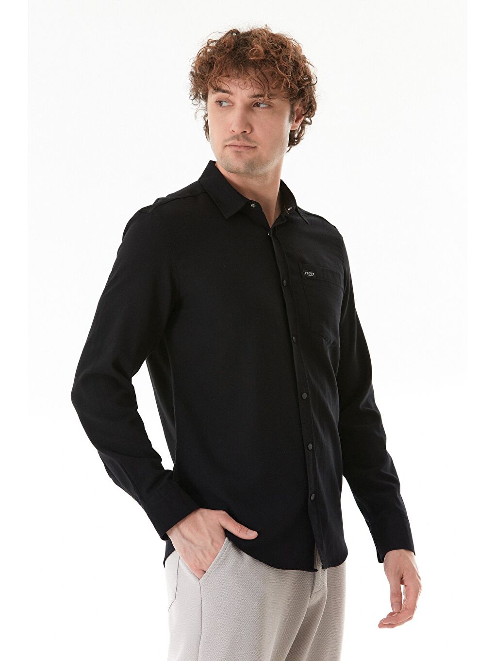 Siyah Armalı Çıtçıtlı Cepli Gömlek-2