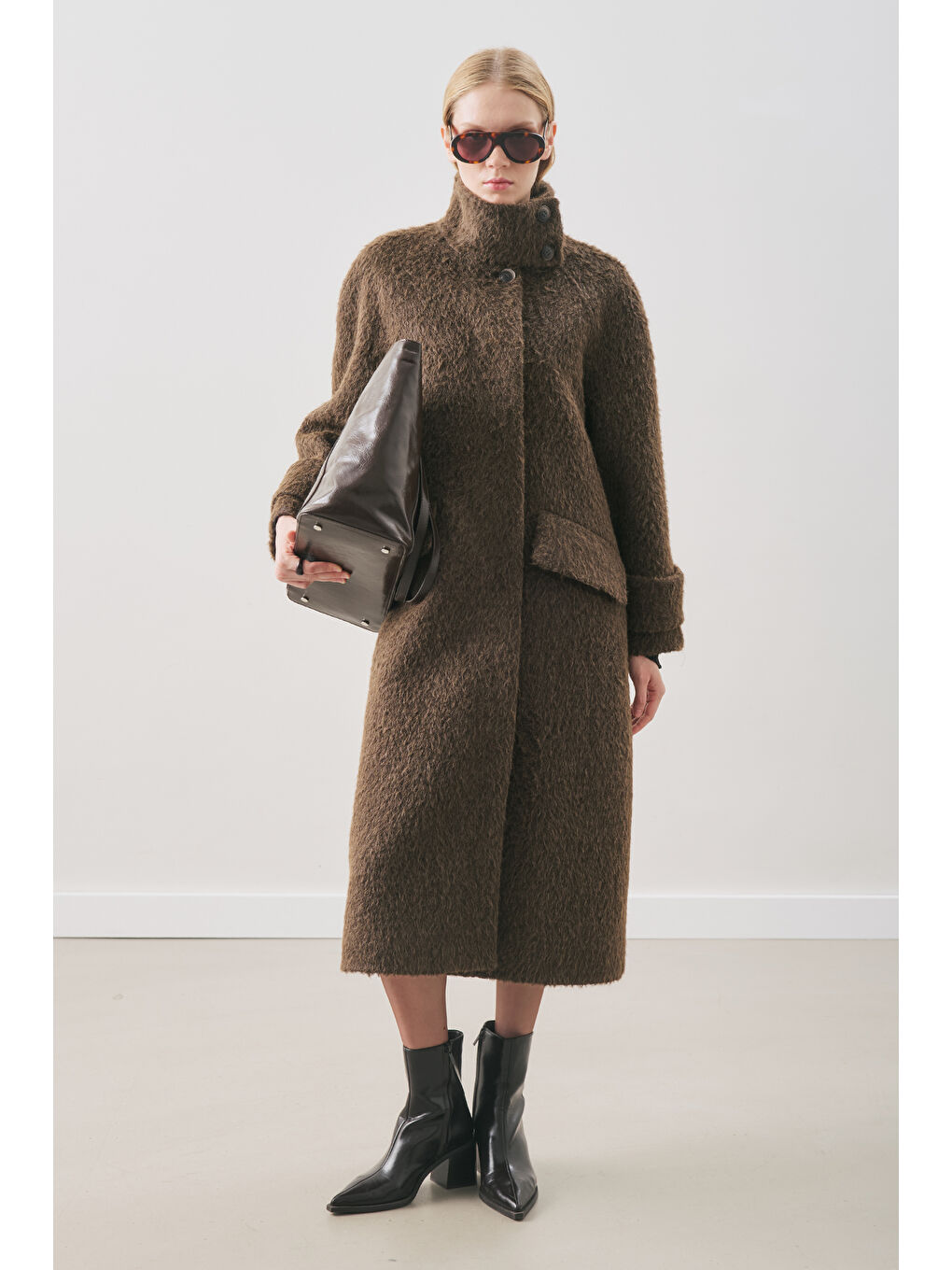 Bouchle Geniş Yakalı Kaban Kahverengi-2