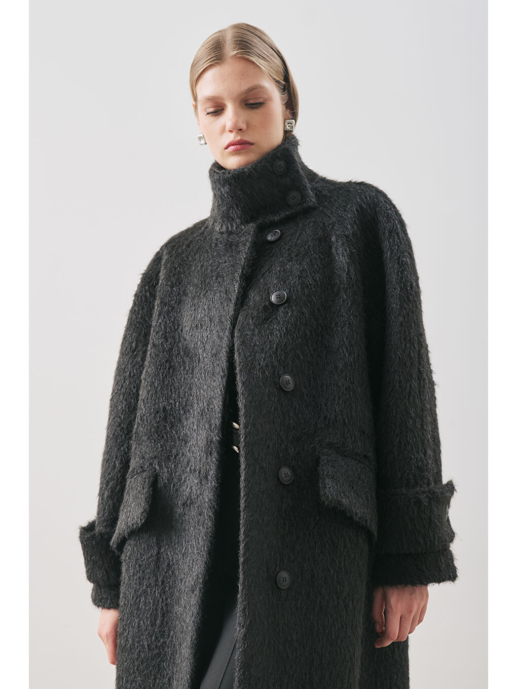 Bouchle Geniş Yakalı Kaban Siyah-2