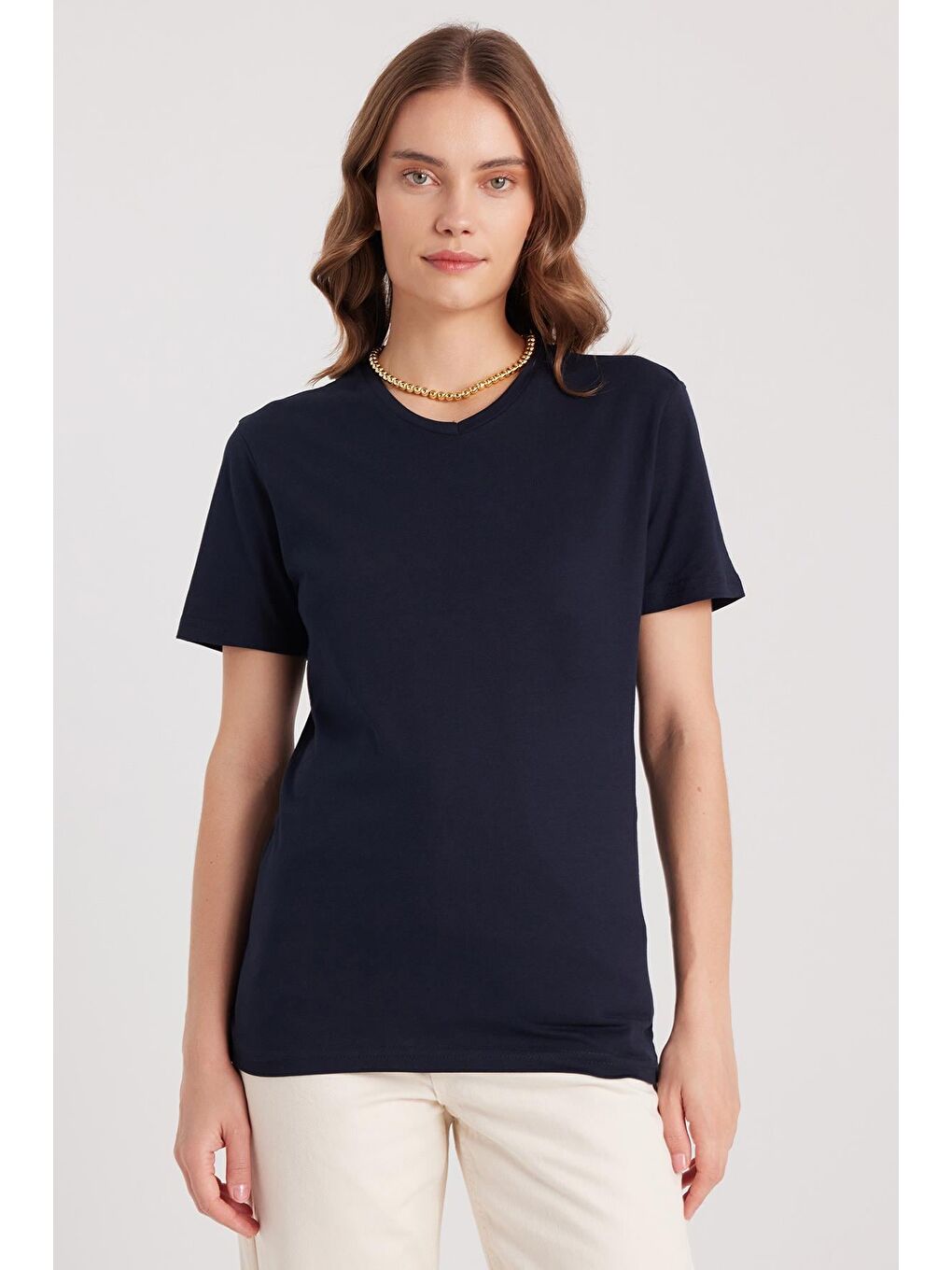 Kadın Slim Fit Dar Kesim %100 Pamuk Yumuşak Dokulu Lacivert V Yaka Tişört