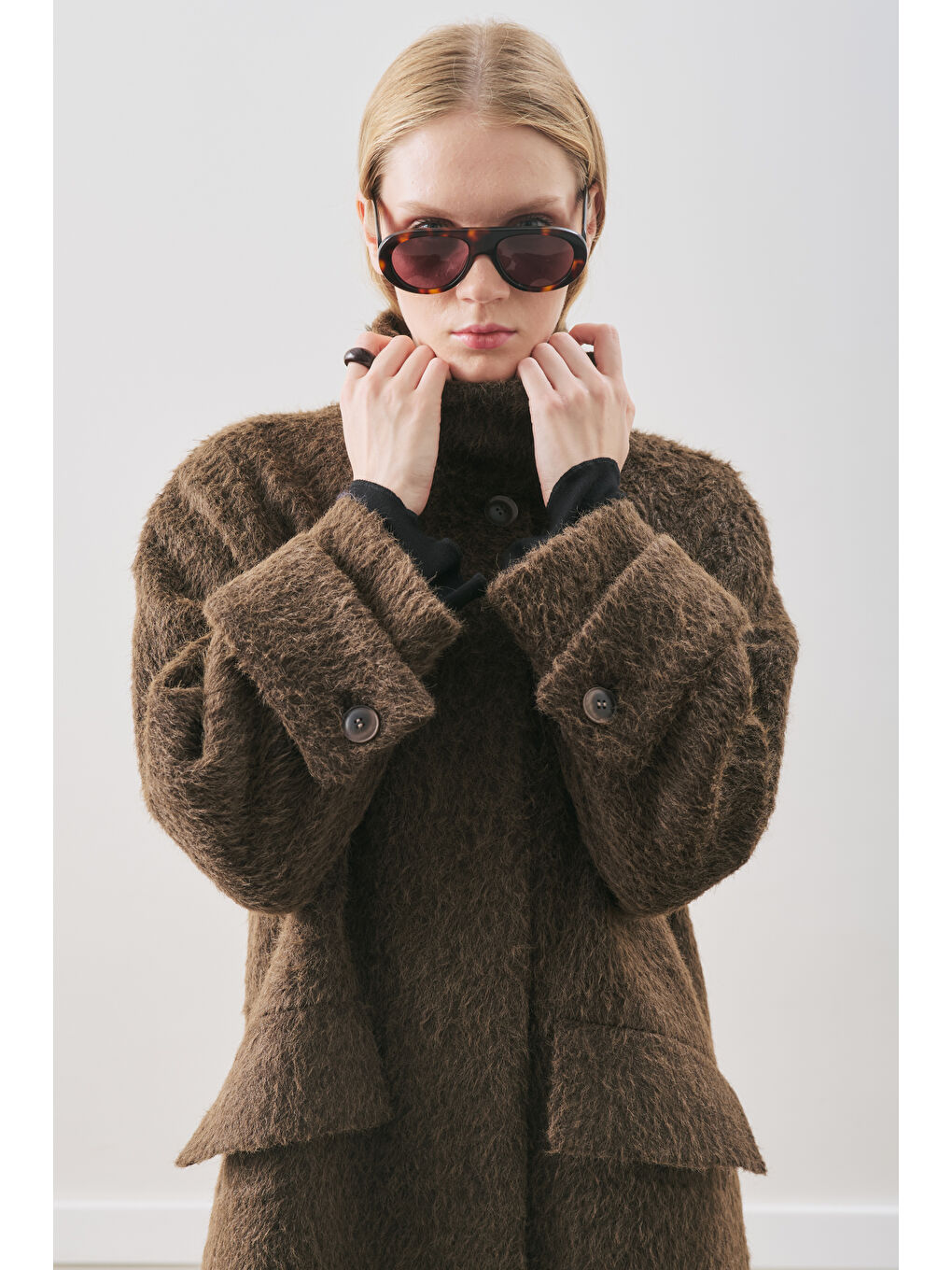 Bouchle Geniş Yakalı Kaban Kahverengi-4