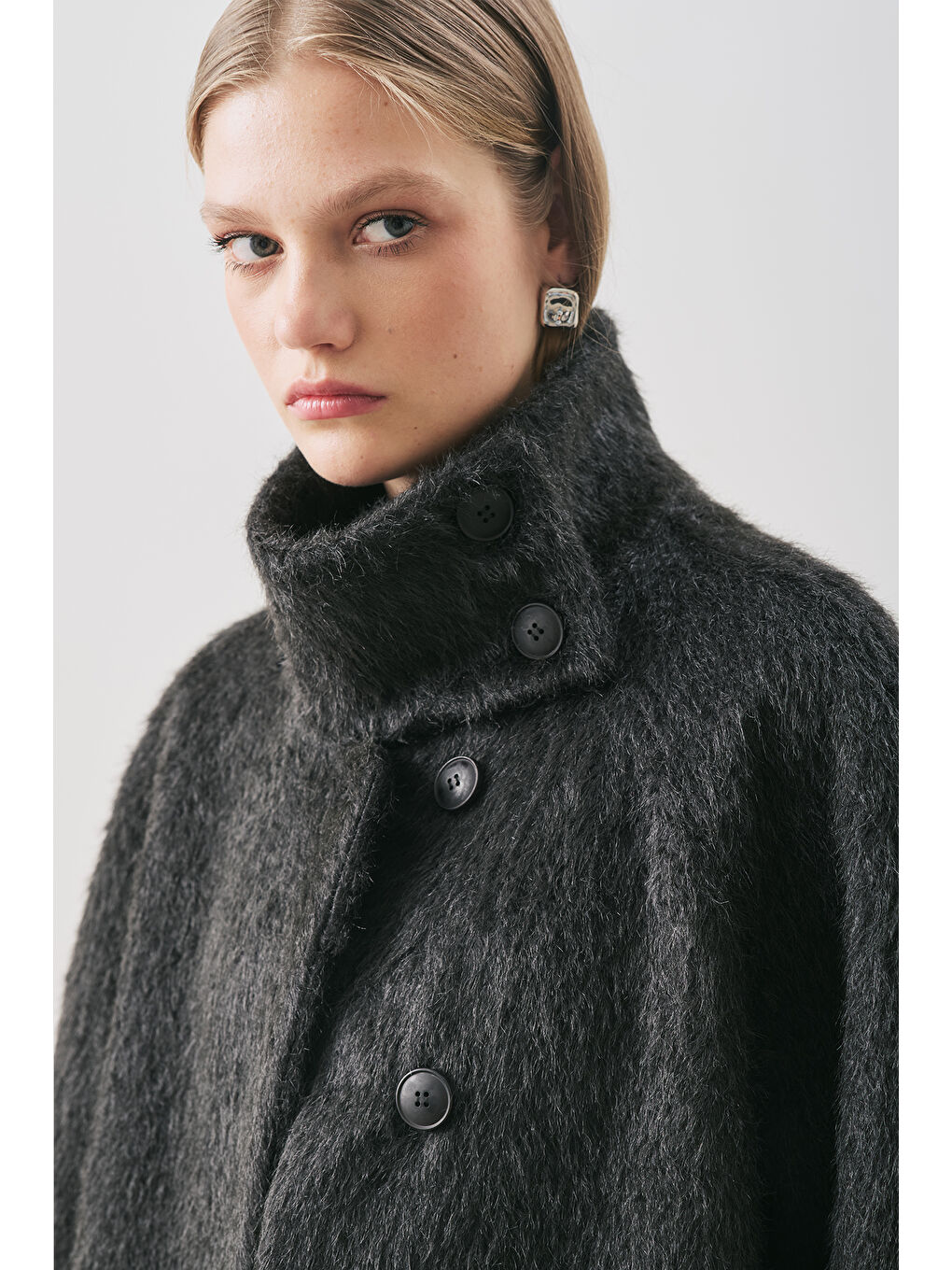 Bouchle Geniş Yakalı Kaban Siyah-3