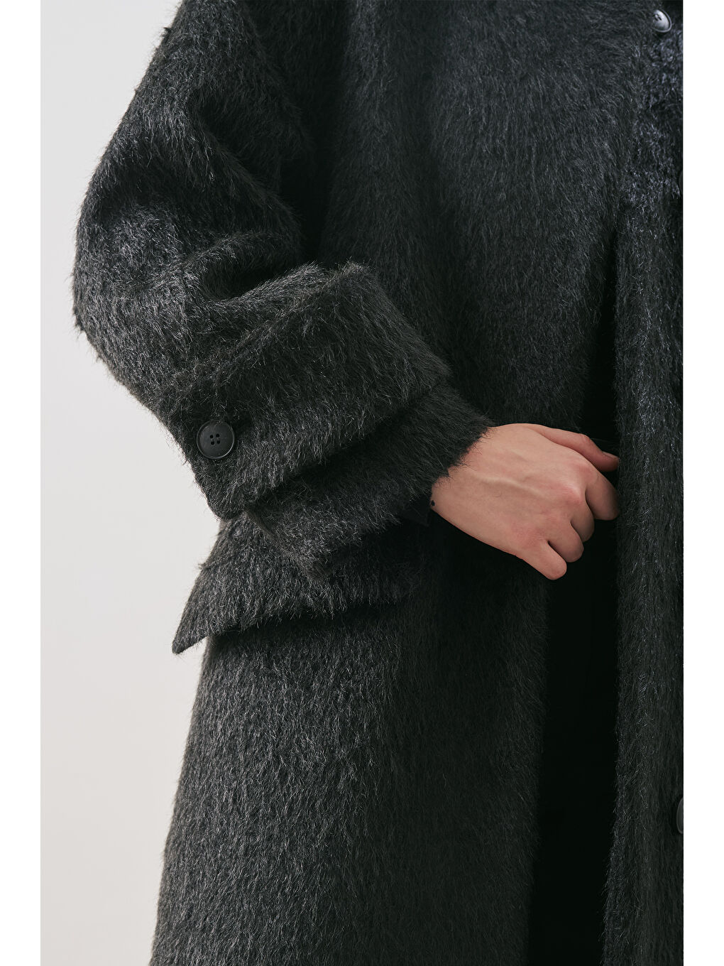 Bouchle Geniş Yakalı Kaban Siyah-4