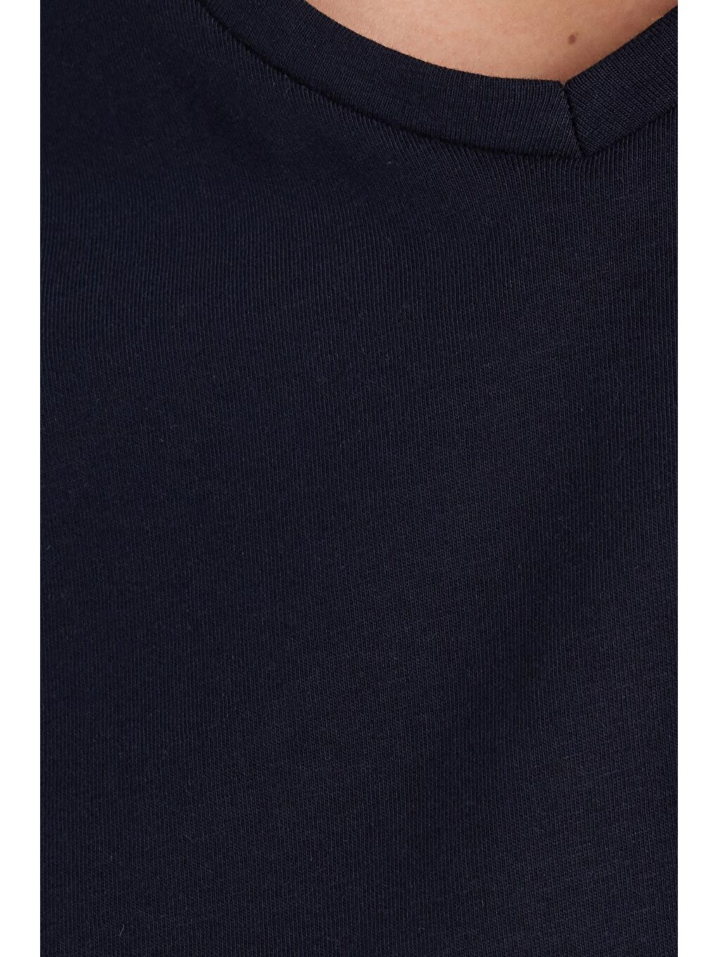 Kadın Slim Fit Dar Kesim %100 Pamuk Yumuşak Dokulu Lacivert V Yaka Tişört-5