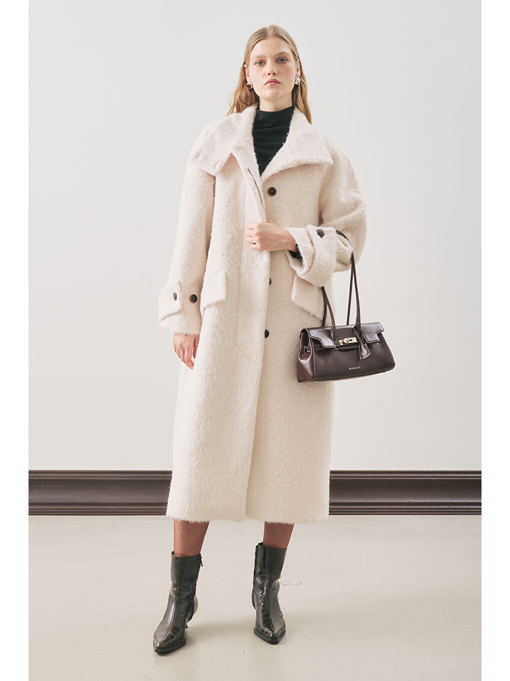 Bouchle Geniş Yakalı Kaban Ekru-1