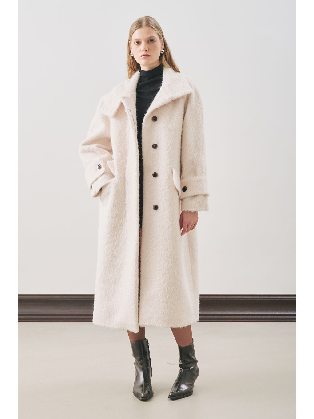 Bouchle Geniş Yakalı Kaban Ekru-2