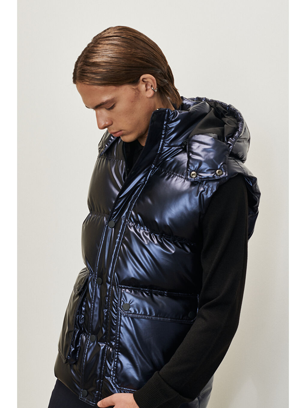 Erkek Lacivert Standart Fit Normal Kesim Kapüşonlu Şişme Yelek-3