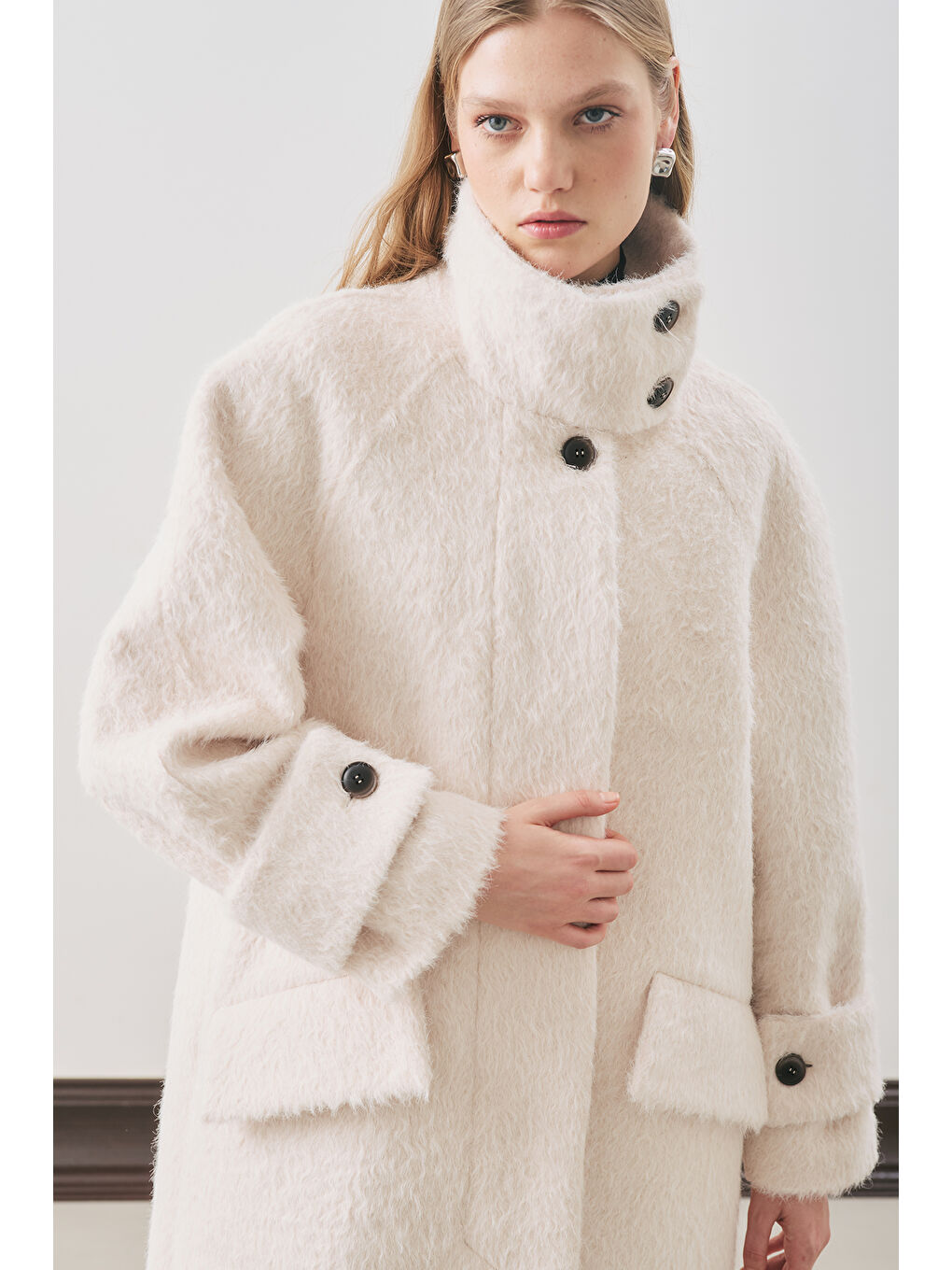 Bouchle Geniş Yakalı Kaban Ekru-4