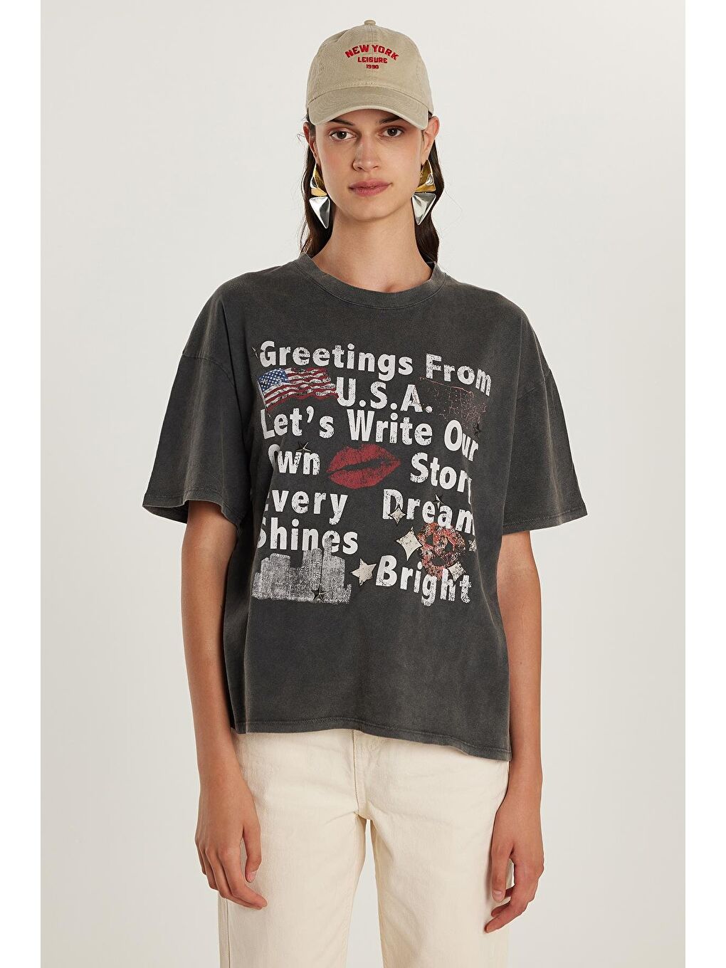 Kadın Regular Fit Klasik Kesim %100 Pamuk Kısa Kollu Bisiklet Yaka Baskılı Antrasit Tişört-3