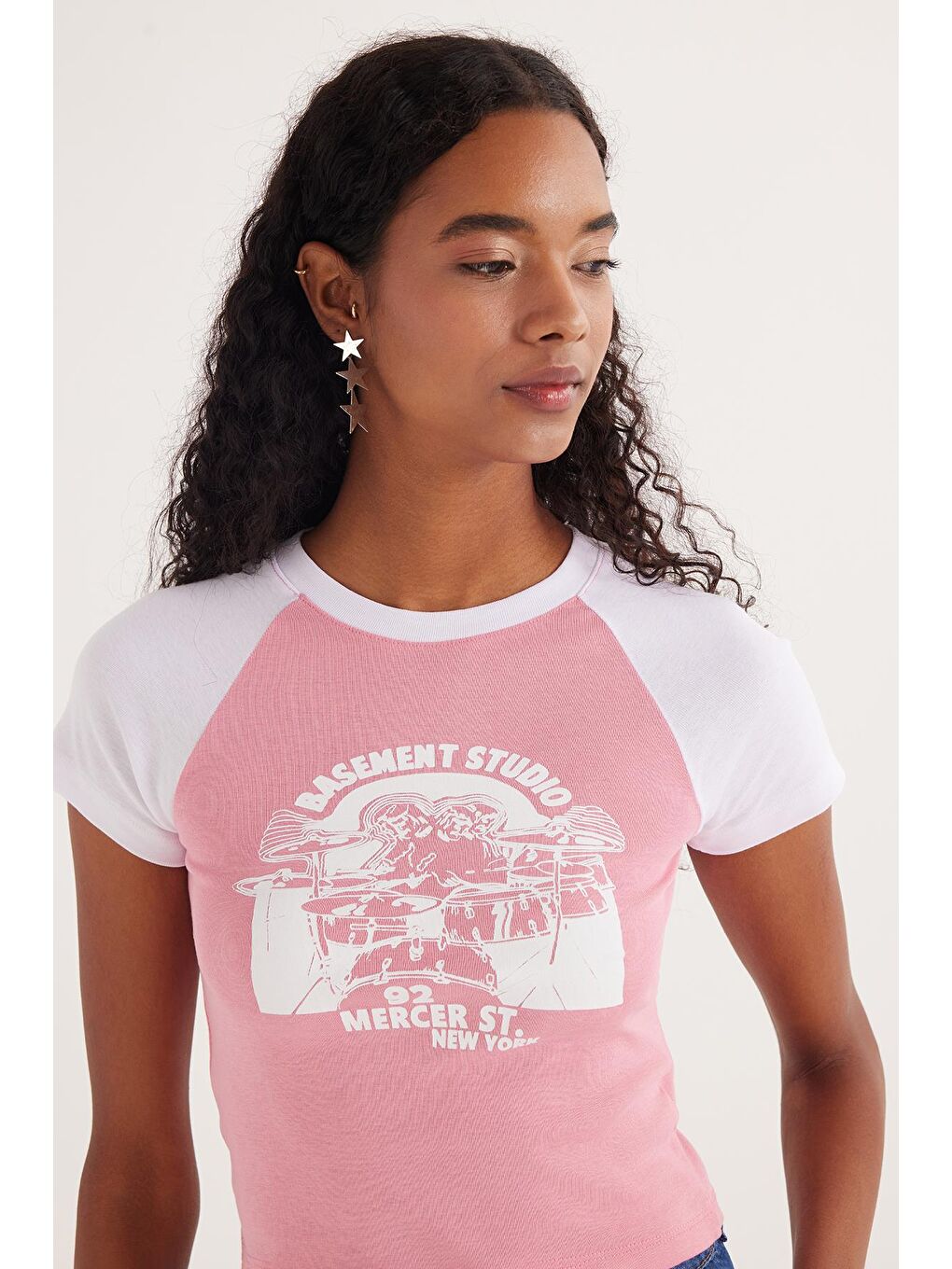 Kadın Slim Fit Dar Kesim %100 Pamuk Kısa Kollu Bisiklet Yaka Baskılı Pembe Tişört-1