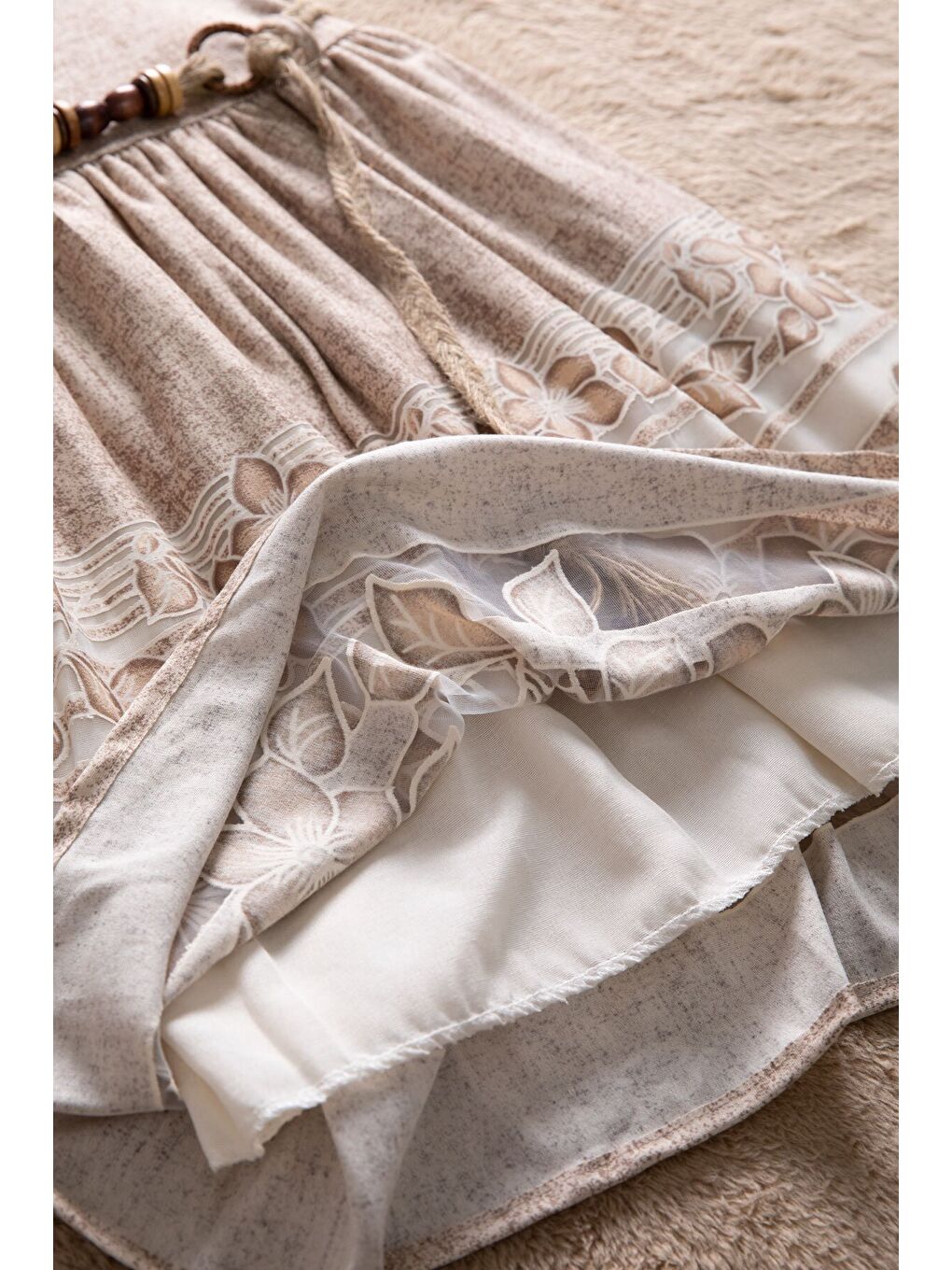 Kahverengi Çiçek Desenli Hasır Kuşaklı Kısa Kol Kız Çocuk Elbise 22650-2