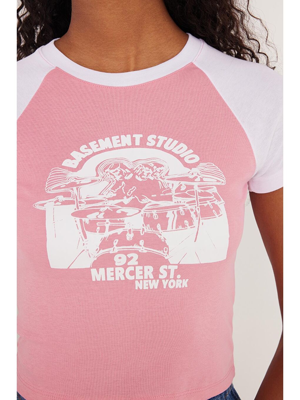 Kadın Slim Fit Dar Kesim %100 Pamuk Kısa Kollu Bisiklet Yaka Baskılı Pembe Tişört-2