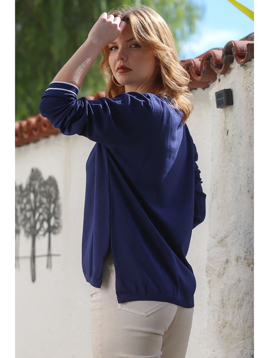 Lacivert V Yaka Uzun Kol İnce Yırtmaçlı Triko Kazak 65 60-1