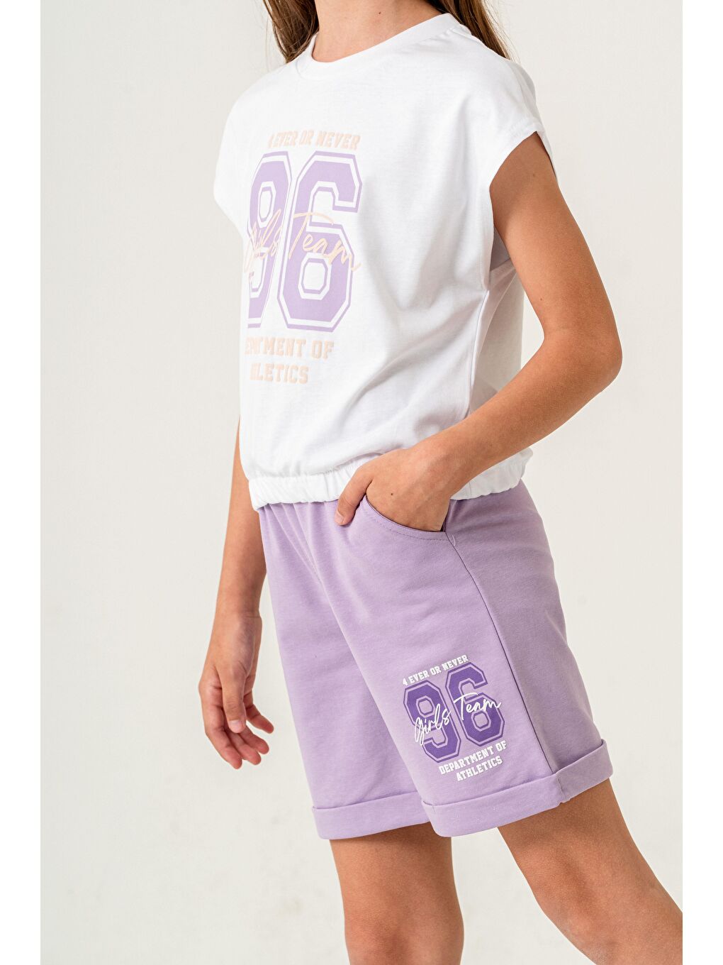 Beyaz 96 Girls Team Department Of Athletics Baskılı  Kız Çocuk Şort - Tişört Takımı-3