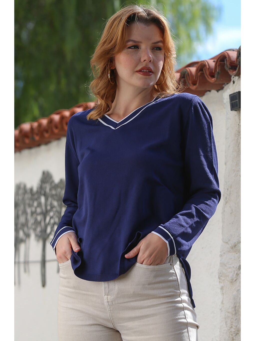 Lacivert V Yaka Uzun Kol İnce Yırtmaçlı Triko Kazak 65 60-4