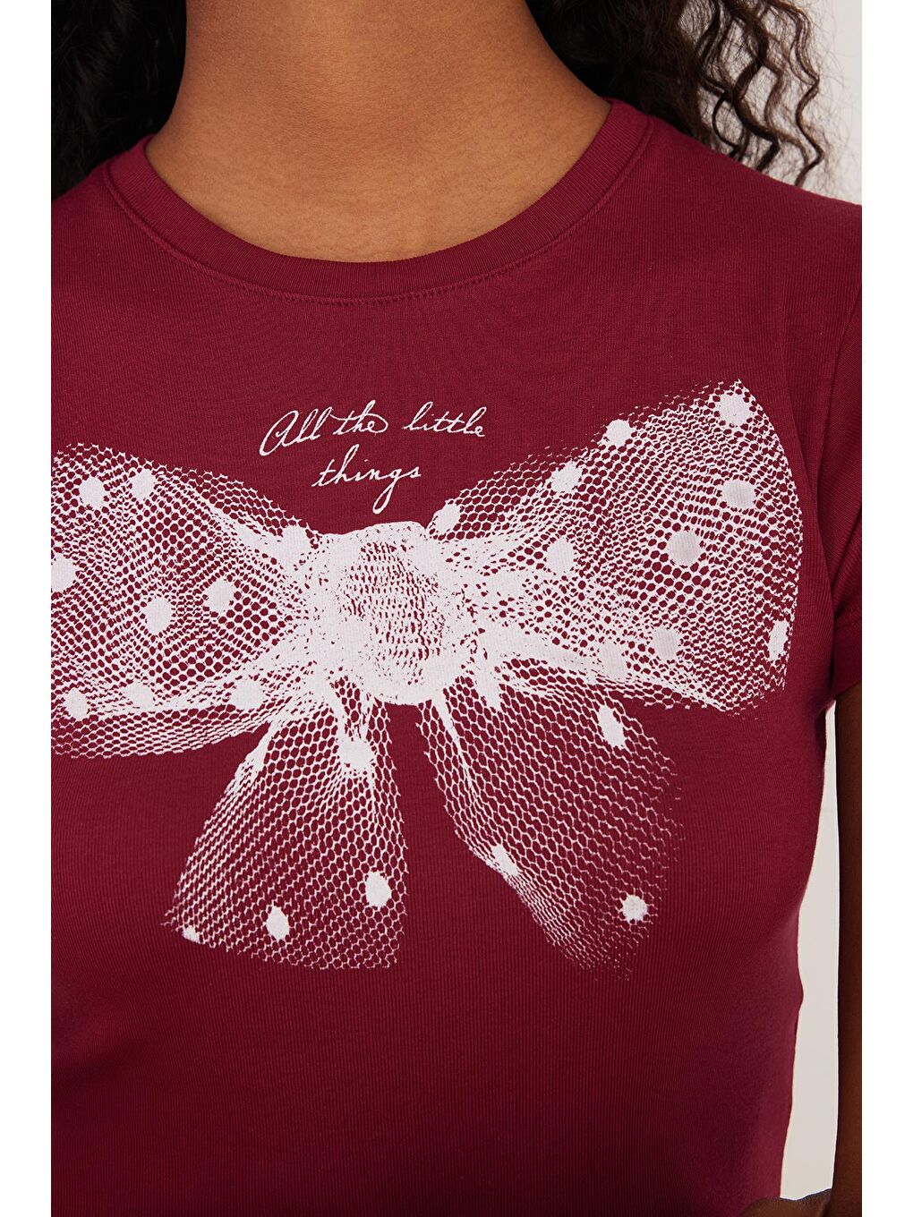 Kadın Slim Fit Dar Kesim %100 Pamuk Kısa Kollu Bisiklet Yaka Baskılı Bordo Tişört-2