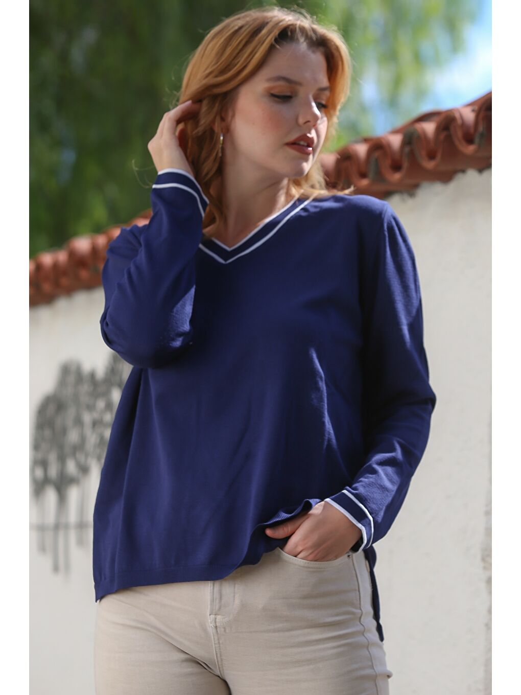 Lacivert V Yaka Uzun Kol İnce Yırtmaçlı Triko Kazak 65 60-6