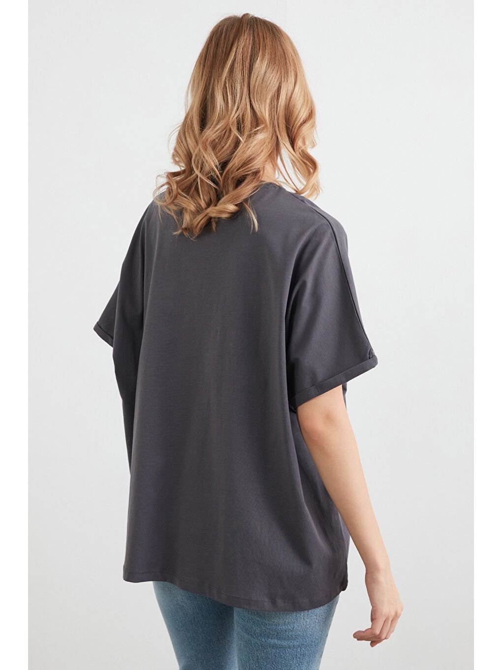 Antrasit Never Yazı Kabartmalı Oversize Tişört-1