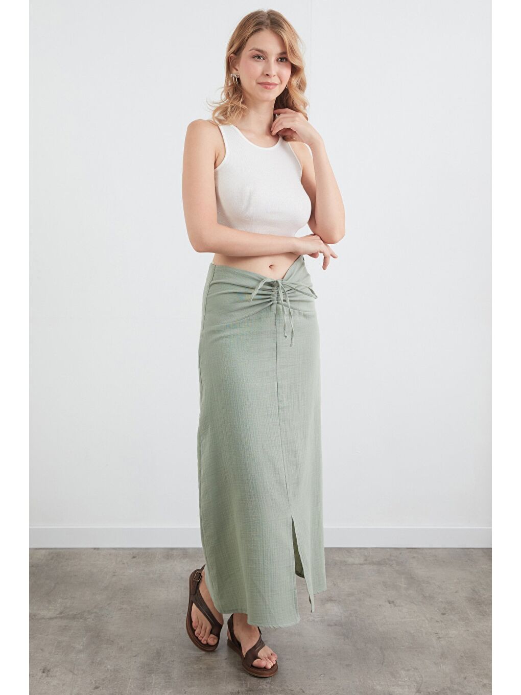 Turkuaz Önü Büzgülü Yırtmaçlı Fermuarlı Etek