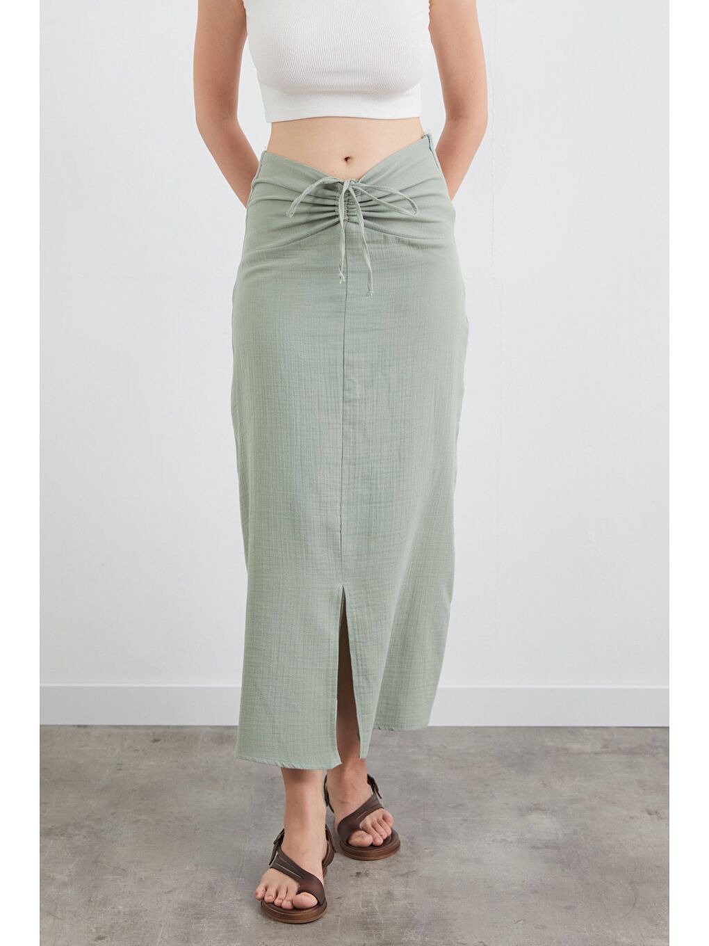 Turkuaz Önü Büzgülü Yırtmaçlı Fermuarlı Etek-1