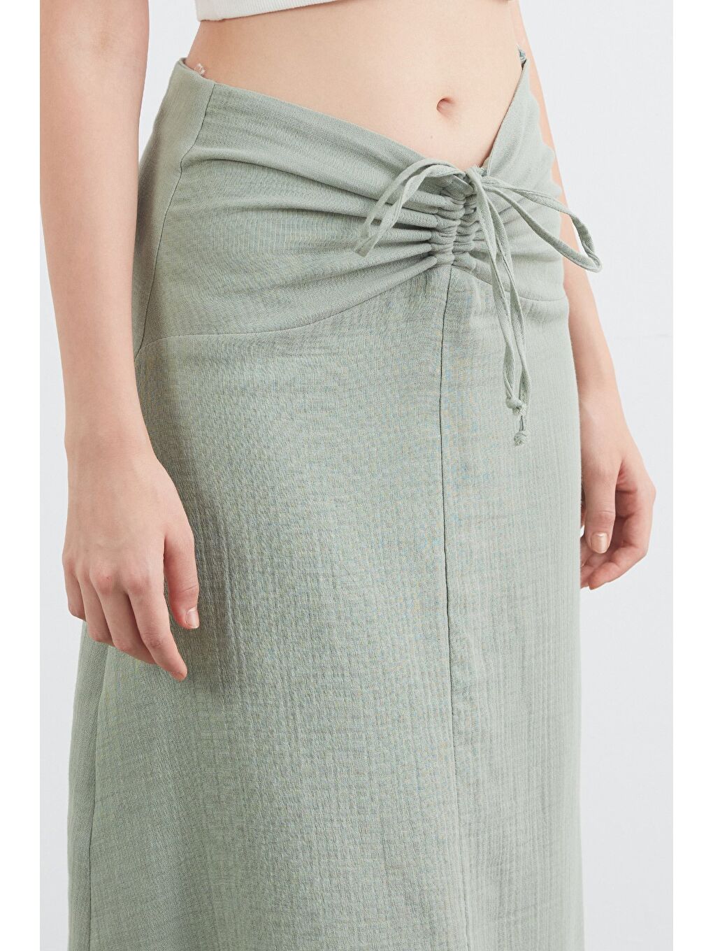 Turkuaz Önü Büzgülü Yırtmaçlı Fermuarlı Etek-4