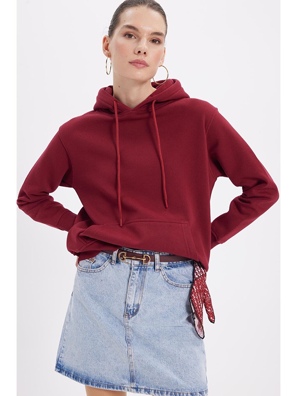 Kadın Relax Fit Rahat Kesim Pamuklu Kapüşonlu Kanguru Cepli Bordo Sweatshirt-1