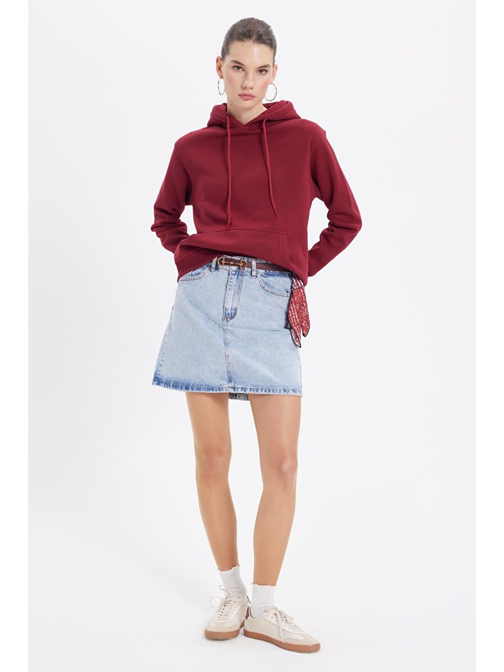 Kadın Relax Fit Rahat Kesim Pamuklu Kapüşonlu Kanguru Cepli Bordo Sweatshirt-3