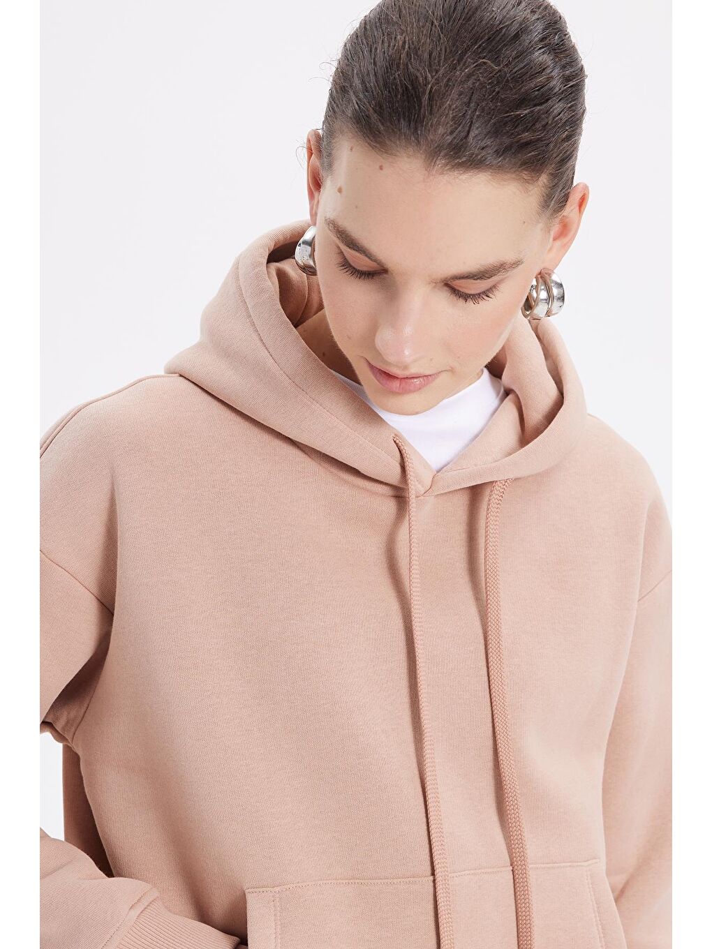 Bej Kadın Oversize Geniş Kesim Pamuklu Yumuşak Dokulu İçi Polarlı Basic Vizon Kapüşonlu Sweatshirt-5