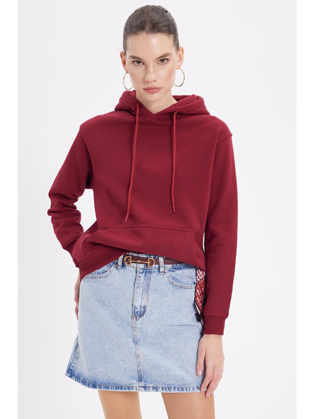 Kadın Relax Fit Rahat Kesim Pamuklu Kapüşonlu Kanguru Cepli Bordo Sweatshirt-4