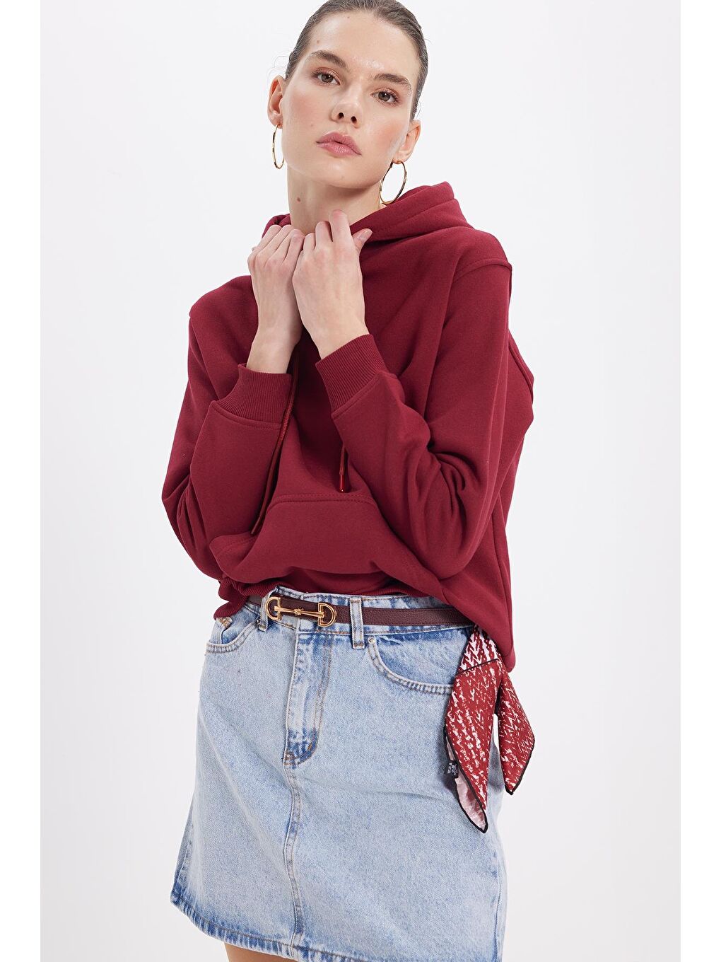 Kadın Relax Fit Rahat Kesim Pamuklu Kapüşonlu Kanguru Cepli Bordo Sweatshirt-5