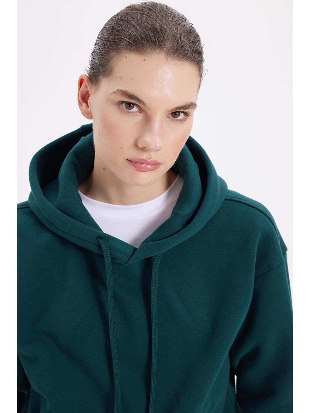 Kadın Oversize Geniş Kesim Pamuklu Yumuşak Dokulu İçi Polarlı Basic Yeşil Kapüşonlu Sweatshirt-1