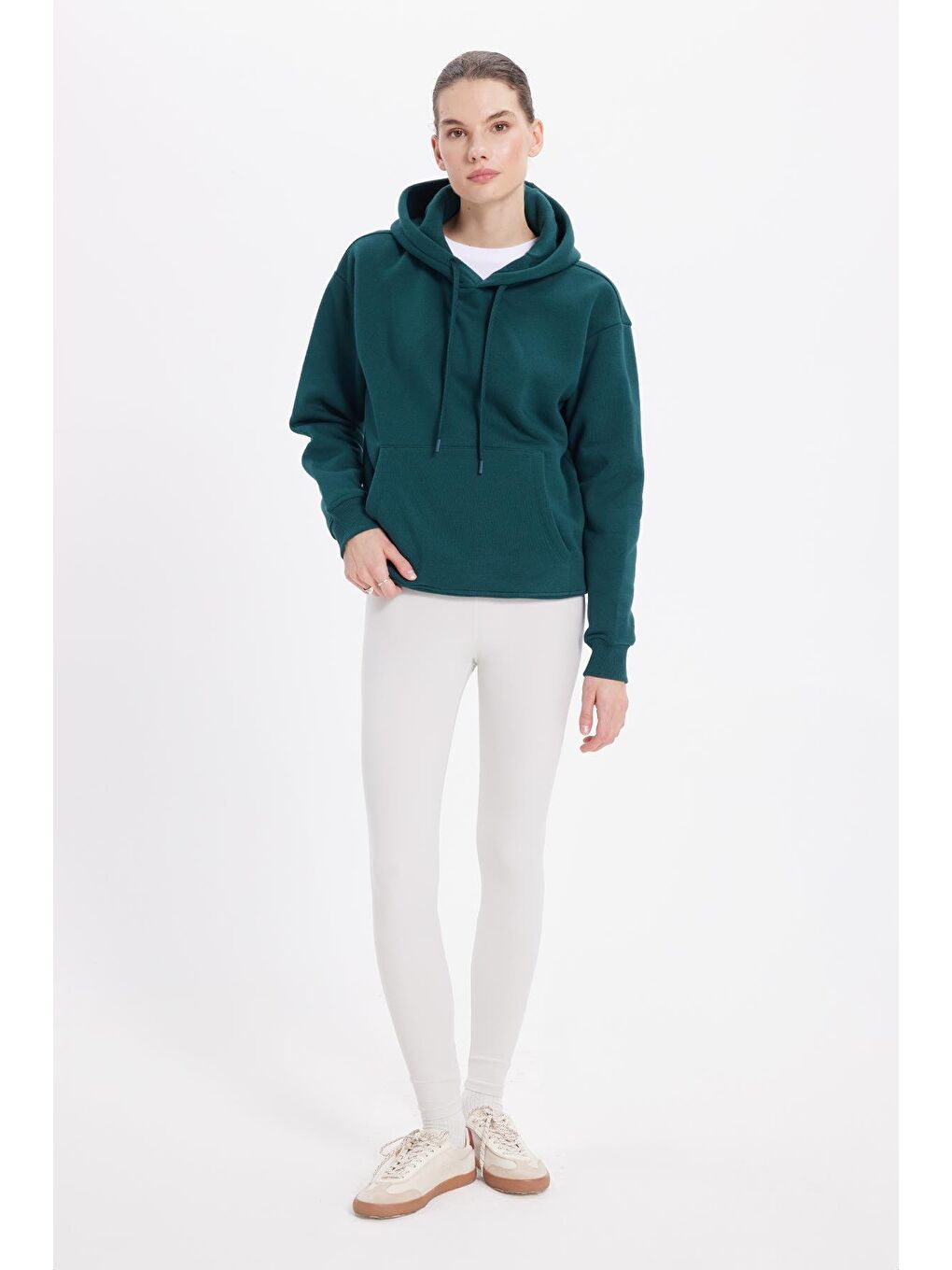 Kadın Oversize Geniş Kesim Pamuklu Yumuşak Dokulu İçi Polarlı Basic Yeşil Kapüşonlu Sweatshirt-3