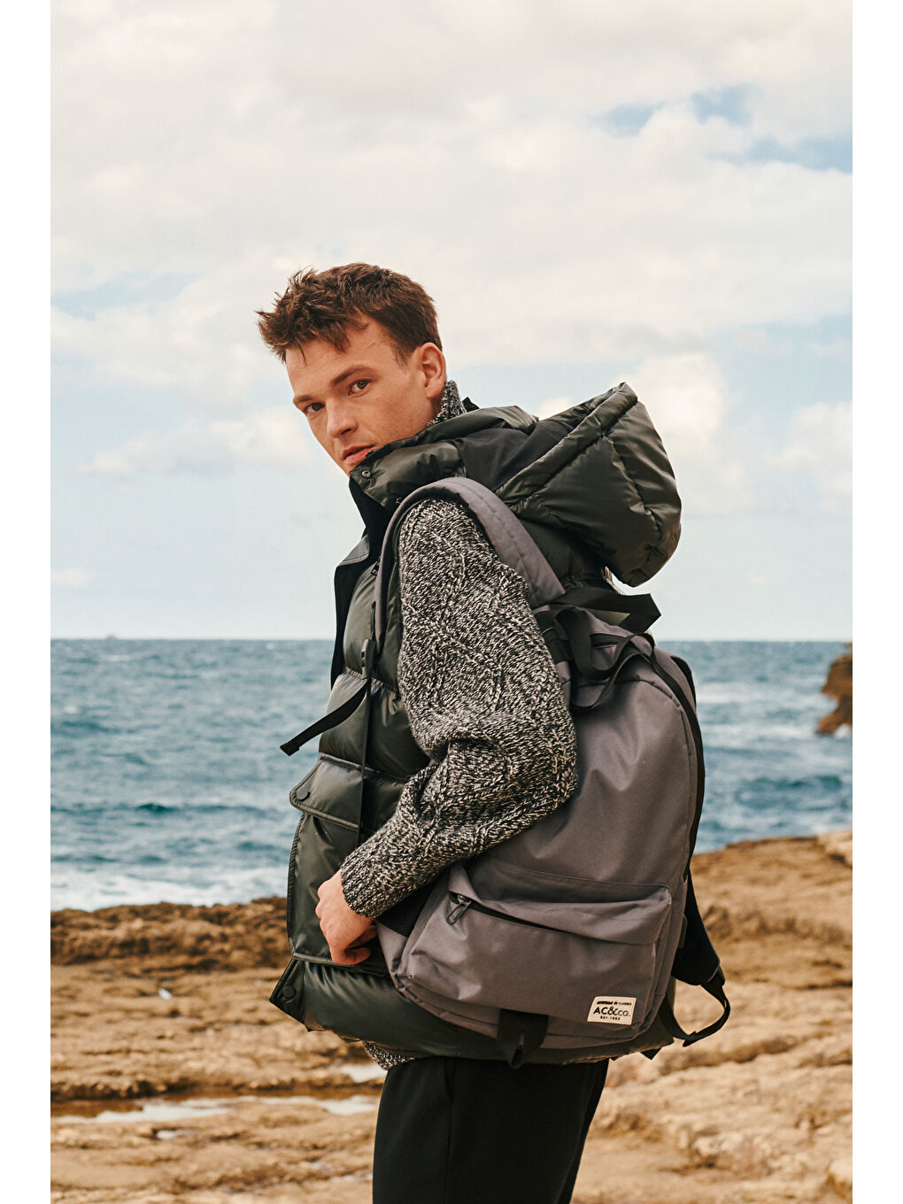 Erkek Yeşil Standart Fit Normal Kesim Kapüşonlu Şişme Yelek-1