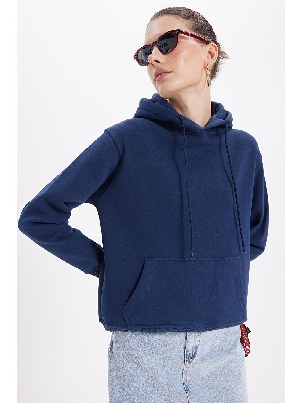 Kadın Relax Fit Rahat Kesim Pamuklu Kapüşonlu Kanguru Cepli Lacivert Sweatshirt-4