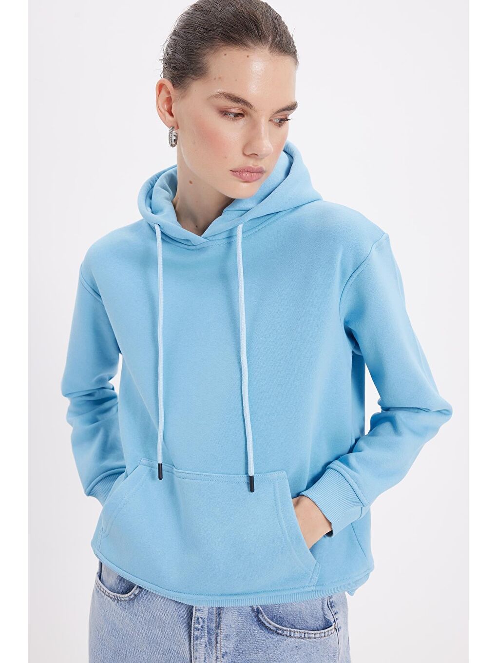 Kadın Relax Fit Rahat Kesim Pamuklu Kapüşonlu Kanguru Cepli Mavi Sweatshirt-1