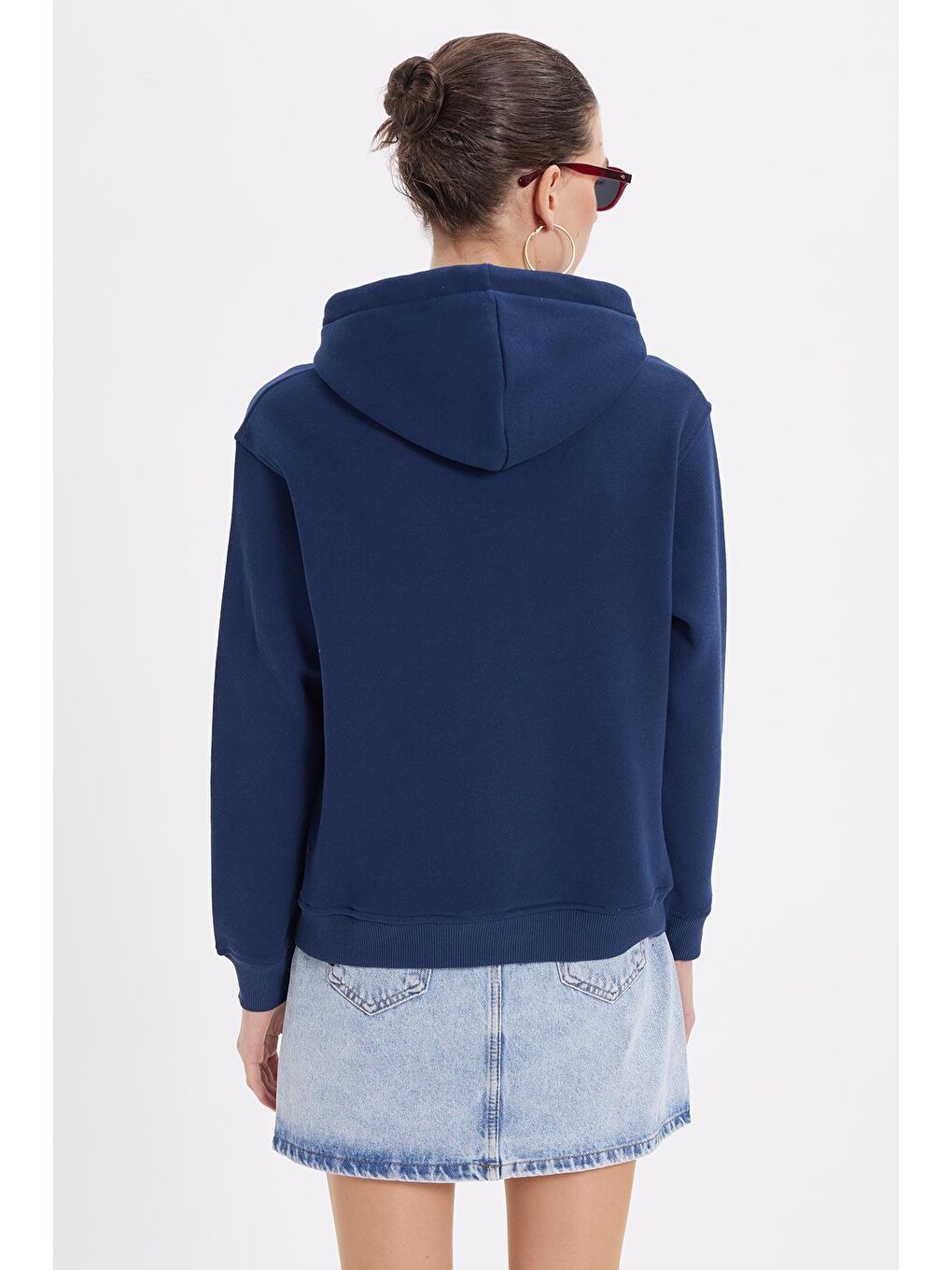 Kadın Relax Fit Rahat Kesim Pamuklu Kapüşonlu Kanguru Cepli Lacivert Sweatshirt-5