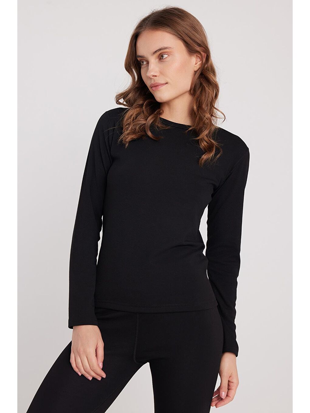 Kadın Slim Fit Dar Kesim Bisiklet Yaka Siyah Termal Alt Üst Takım-1