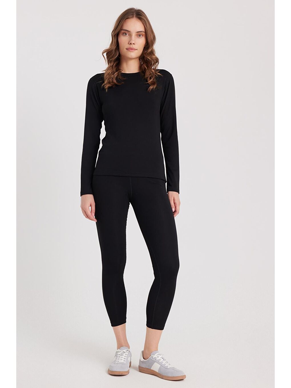 Kadın Slim Fit Dar Kesim Bisiklet Yaka Siyah Termal Alt Üst Takım-3