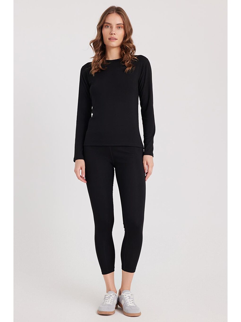 Kadın Slim Fit Dar Kesim Bisiklet Yaka Siyah Termal Alt Üst Takım-4