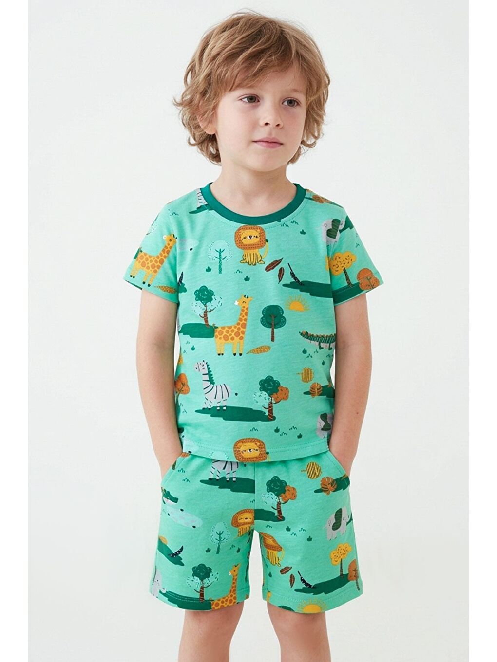 Erkek Çocuk Şortlu Pijama Takımı Safari Temalı Sevimli Hayvancıklar Desenli Yeşil (1.5-5 Yaş)