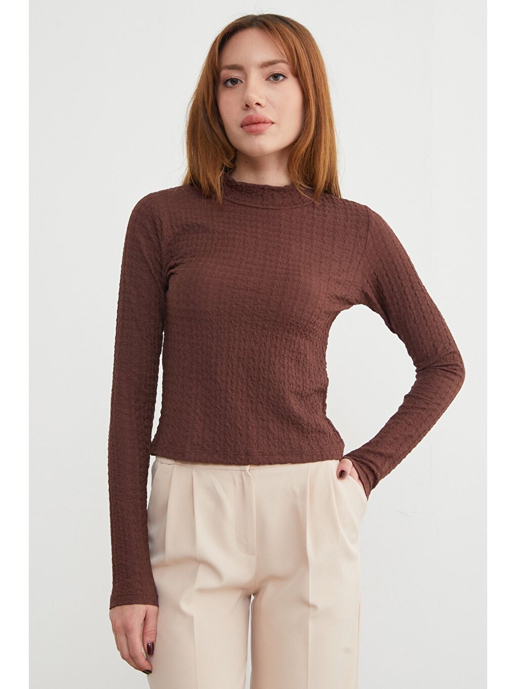 Kahverengi Dik Yaka Bürümcük Kumaş Bluz-1