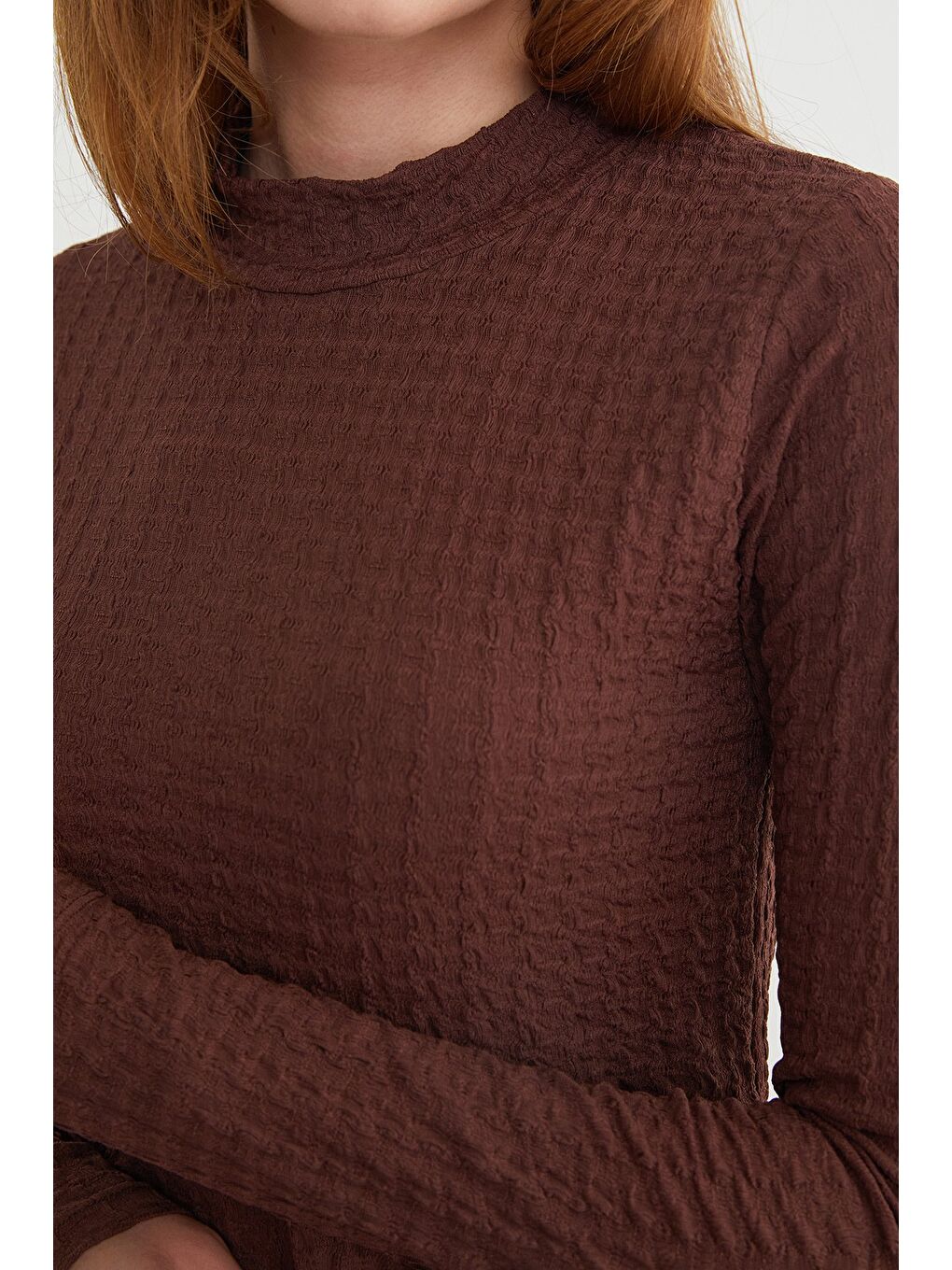 Kahverengi Dik Yaka Bürümcük Kumaş Bluz-4