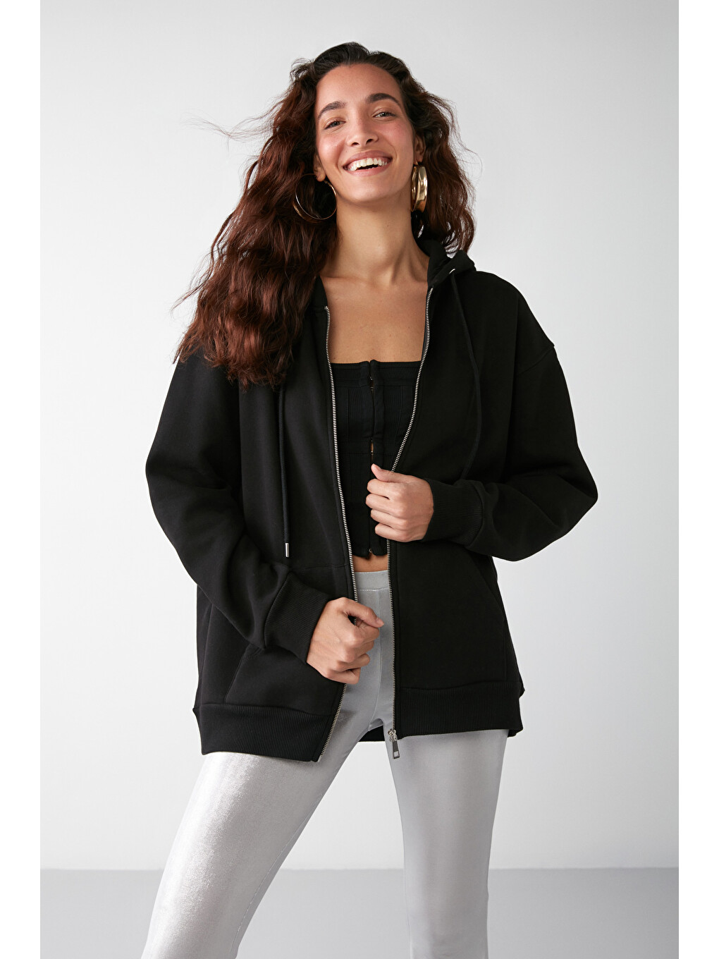 Alena Kadın Oversize Organik Pamuklu Metal Fermuarlı Kapüşonlu İçi Polarlı Siyah Sweatshirt-3