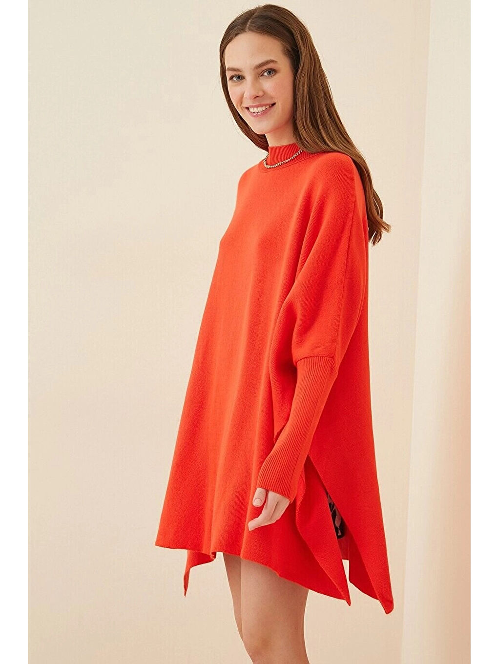 Kadın Kırmızı Oversize Yırtmaçlı Panço Triko Kazak HZL23W-BD1100761-2