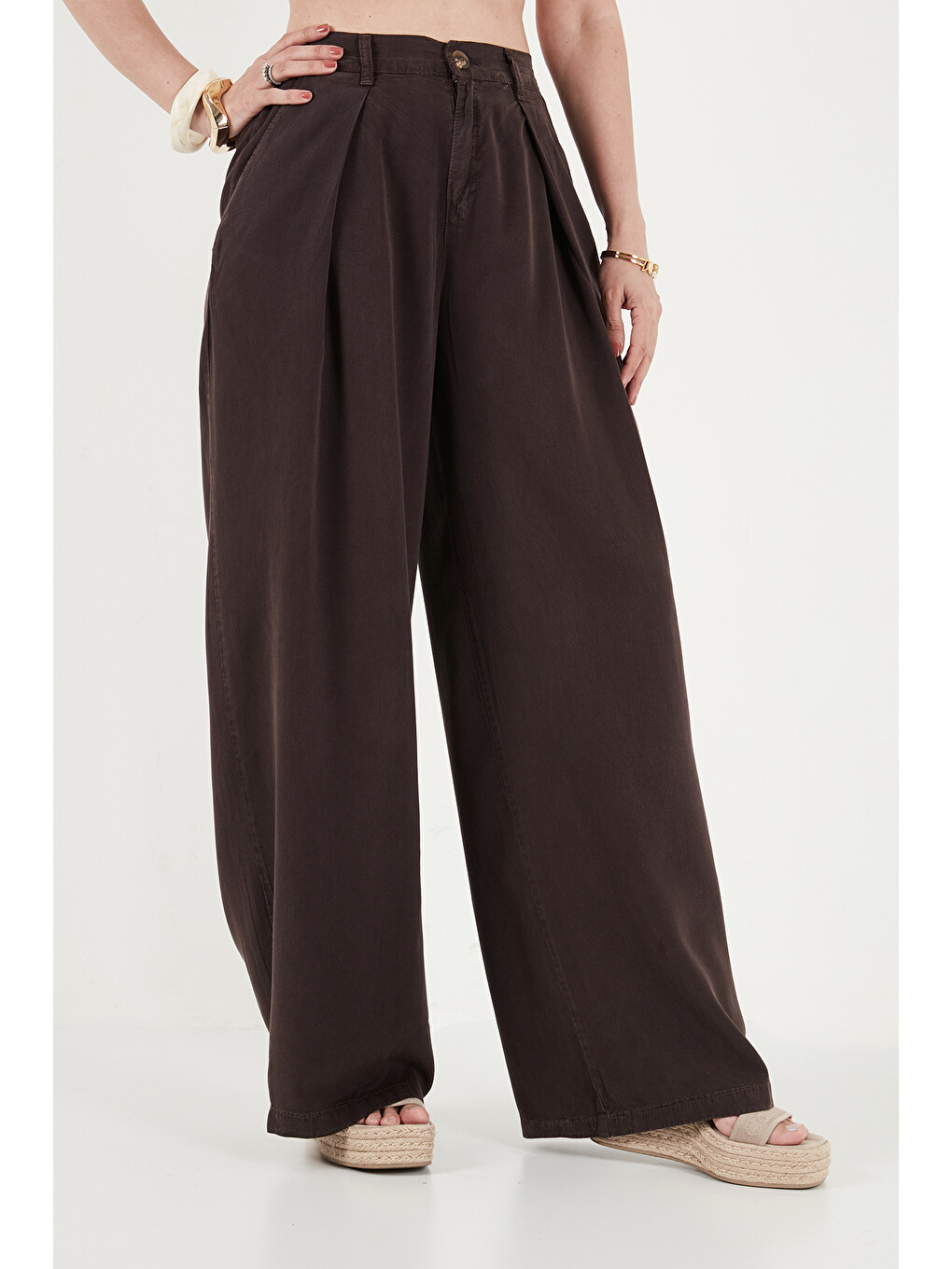 Kahverengi Relaxed Fit Yüksek Bel Geniş Paça Pantolon 668YP5515-3