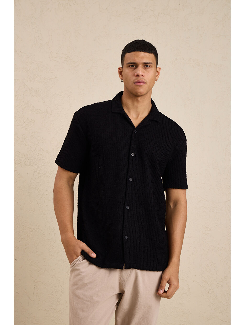 Erkek Teknik Kumaş Jakarlı Gömlek Siyah