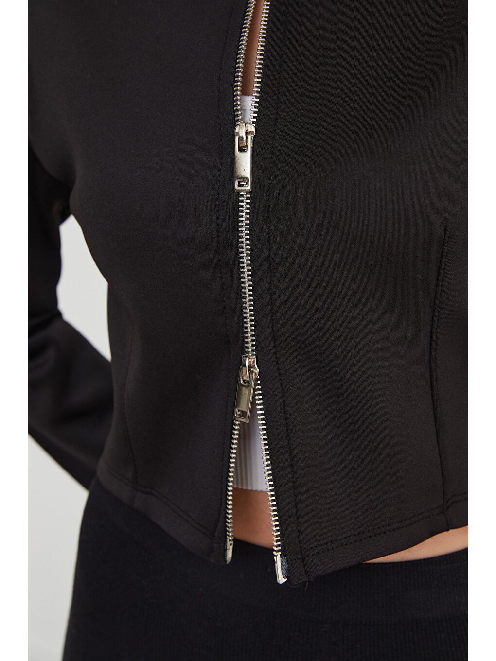 Siyah Fermuarlı Hakim Yaka Crop Spor Ceket-4