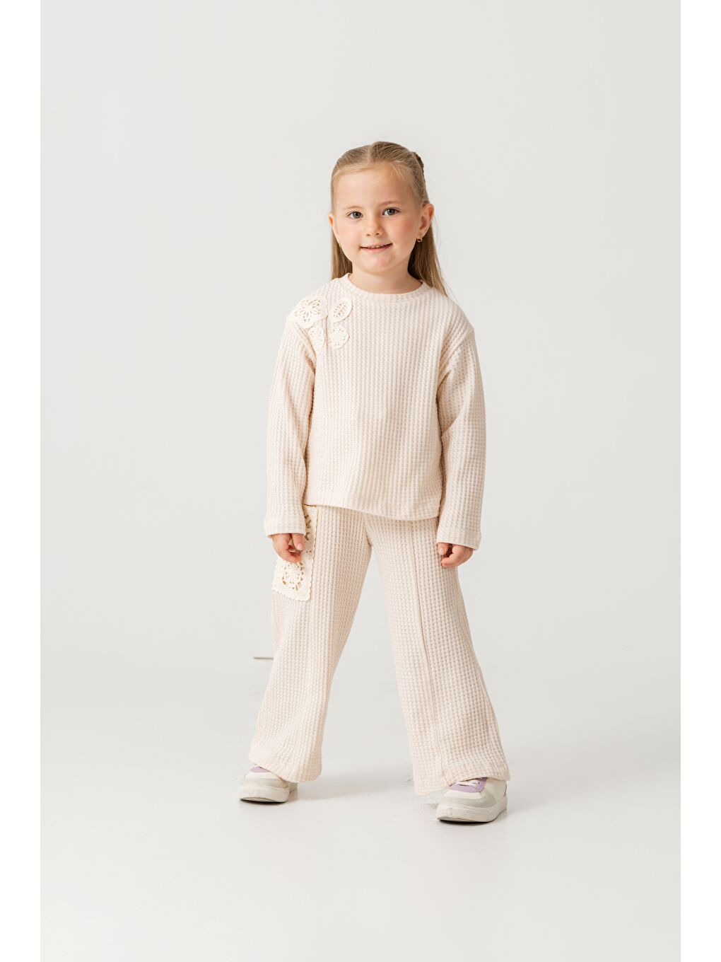 Ekru Kız Çocuk Dantelli İspanyol Paça Eşofman Takımı