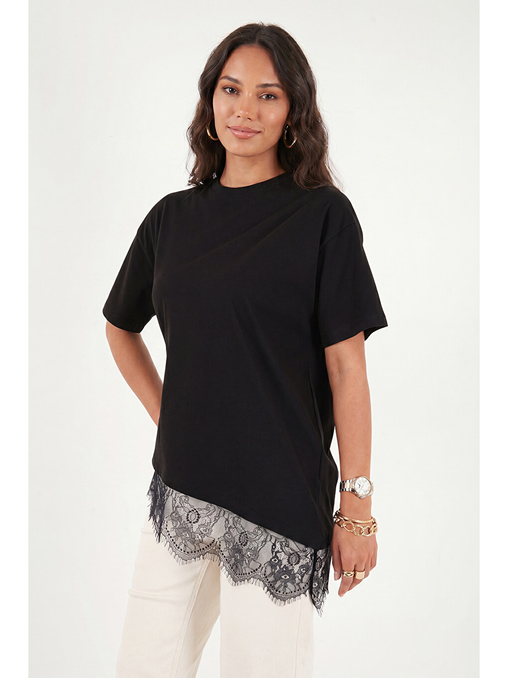 Siyah Pamuklu Kontrast Dantel Panelli Salaş Bisiklet Yaka T Shirt 5866992-4